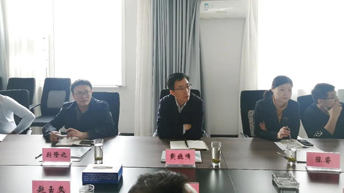 市金融監(jiān)管局黨委副書記、副局長戴曉峰等領導蒞臨東岳機械調(diào)研上市工作